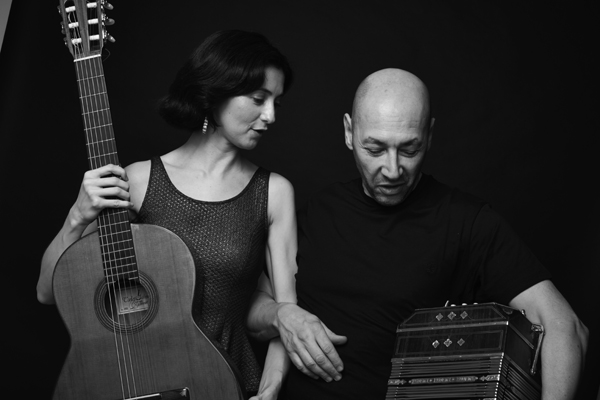 Mirta Alvarez (Gitarre) & Fabián Carbone (Bandoneon)