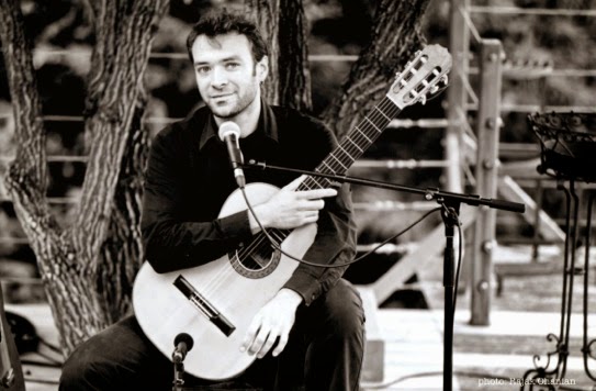 Orestis Kalampalikis (Gitarre)